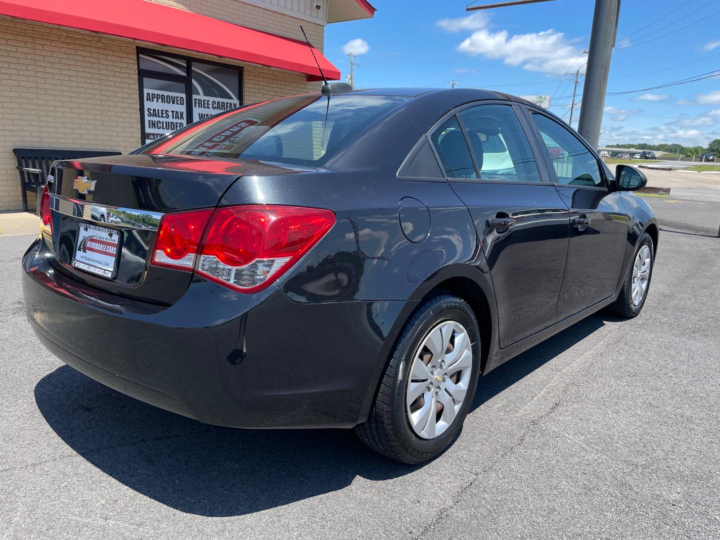 2016 Black Chevrolet Cruze Limited (1G1PC5SH2G7) with an 4-Cyl, ECOTEC, 1.8 Liter engine, Auto, 6-Spd Overdrive transmission, located at 8008 Warden Rd, Sherwood, AR, 72120, (501) 801-6100, 34.830078, -92.186684 - Photo#7